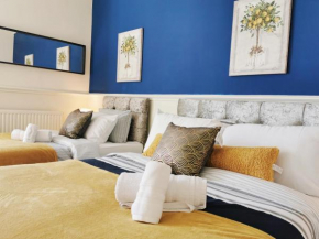 Summer Lane House-3 Bedrooms-Close to M1-Longer Stay-Free Parking